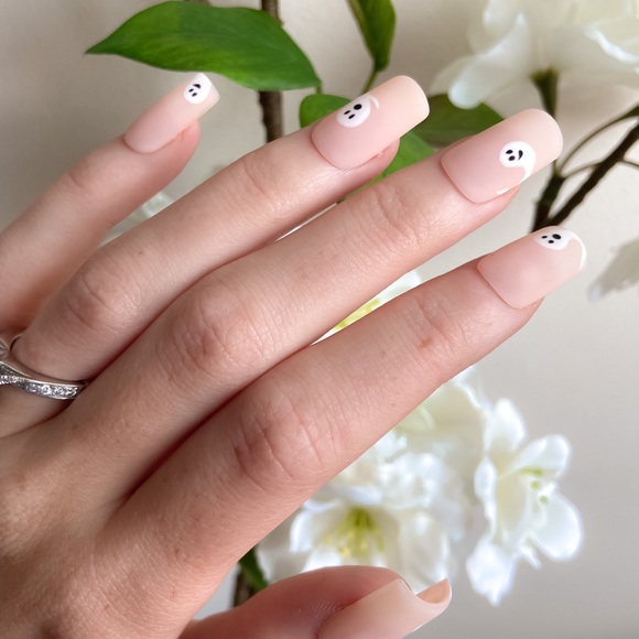 Ghost Press-On Nails - Picture 2 of 5